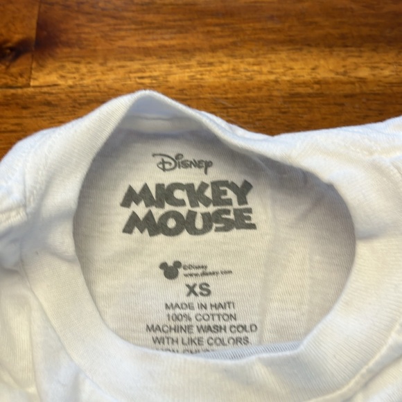 Disney Mickey Mouse tshirt - Picture 2 of 2